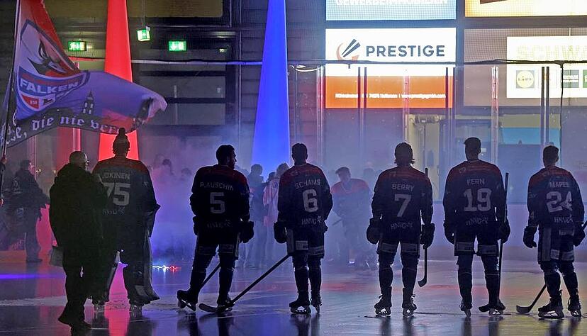 Darum, das G&auml;nsehautgef&uuml;hl in den Playoffs erleben zu d&uuml;rfen, geht es f&uuml;r die Eishockeycracks in der Hauptrunde.