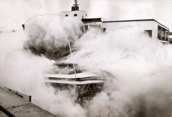 Bild 1: Samstag, 16. November 1968. Kaufhaus Merkur wird für den Horten-Neubau gesprengt. Bereits in den 60er Jahren ist das Warenhaus mit einer Verkaufsfläche von 4500 Quadratmetern zu klein. In Heilbronn soll eine der größten Niederlassungen des Horten-Konzerns entstehen.