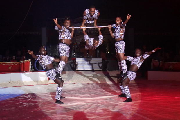 Premiere Weihnachtszirkus | 17.12. Premiere Weihnachtszirkus | 17.12.