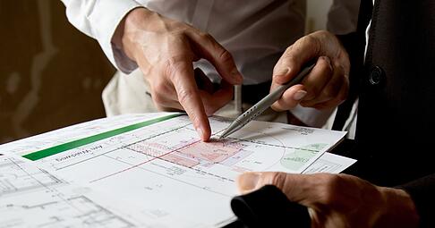 Sich gemeinsam auf Grundrisse und Co. einigen: Das m&uuml;ssen Baugemeinschaften, auch wenn die Meinungen mal auseinandergehen.