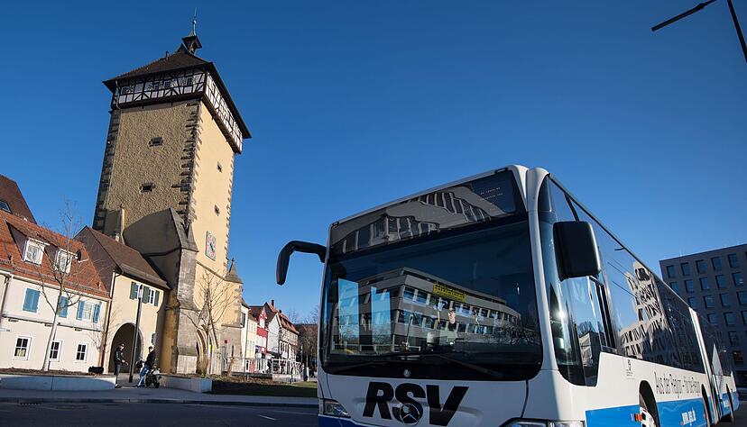 Busunternehmen warnen vor Aus für Linien auf dem Land. (Archivbild) Busunternehmen warnen vor Aus für Linien auf dem Land. (Archivbild)