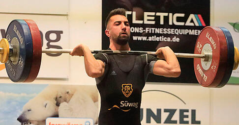 Patrick Carvalho und seine Mannschaftskameraden trauern um ihren langjährigen Trainer Ferdinand Wittmann. Patrick Carvalho und seine Mannschaftskameraden trauern um ihren langjährigen Trainer Ferdinand Wittmann.