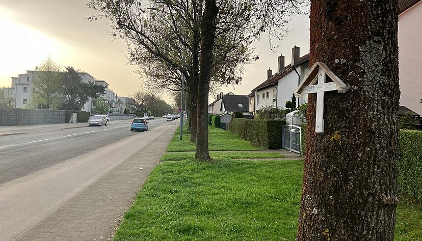In der Peisserstraße in Ingolstadt war das mutmaßliche Mordopfer Khadidja O. im August 2022 tot auf der Rückbank eines Autos aufgefunden worden.