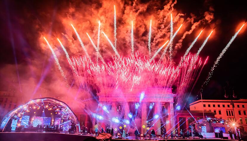 Deutschlands gr&ouml;&szlig;te Silvesterparty in Berlin am Brandenburger Tor war lange Tradition.