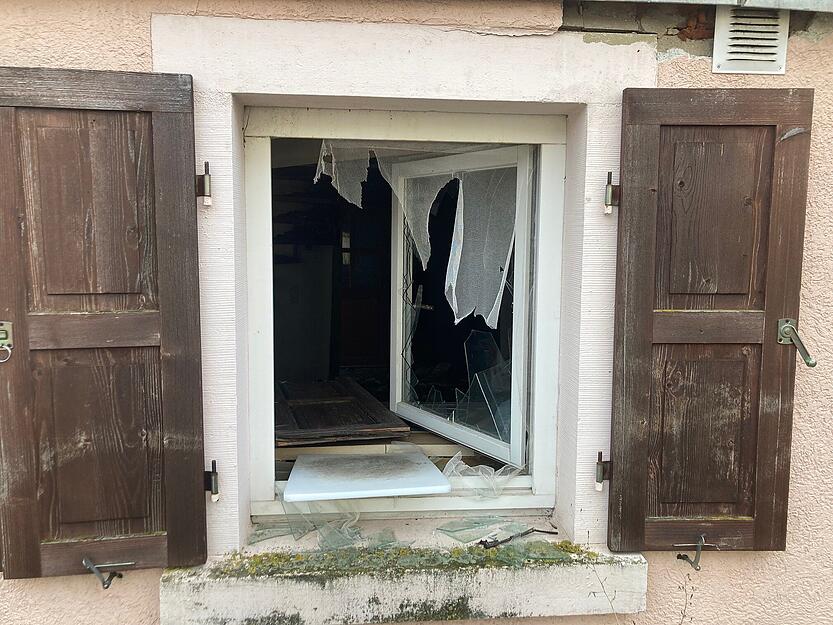 Eine Explosion löste damals den Brand aus. Mutmaßlich waren die Detonationen von Gasflaschen ausgegangen.