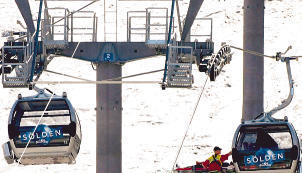 Neun Menschen aus dem S&uuml;dwesten und Bayern starben beim Seilbahnungl&uuml;ck von S&ouml;lden. In Innsbruck beginnt heute der Prozess. (Foto: dpa)