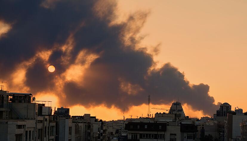 Israels Luftwaffe bombardiert weiterhin Ziele in Irans Hauptstadt Teheran. (Archivbild)