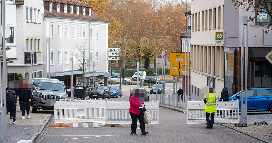 Während der Trauerfeier kommt es zu Verkehrsbeeinträchtigungen und Sperrungen im Innenstadtbereich. Während der Trauerfeier kommt es zu Verkehrsbeeinträchtigungen und Sperrungen im Innenstadtbereich.