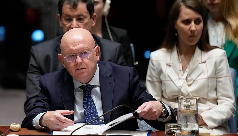 Der russische UN-Botschafter Wassili Nebensja erklärt bei einer Sitzung des Sicherheitsrates der Vereinten Nationen Moskaus Bereitschaft zu einer möglichen Waffenruhe. (Archivbild) Der russische UN-Botschafter Wassili Nebensja erklärt bei einer Sitzung des Sicherheitsrates der Vereinten Nationen Moskaus Bereitschaft zu einer möglichen Waffenruhe. (Archivbild)