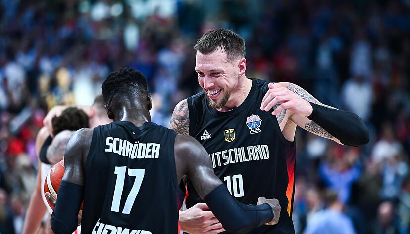 Schröder und Theis drehen am Ende des Finals auf.