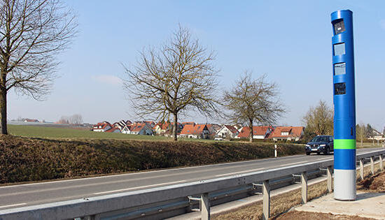 Bei Willsbach steht seit Kurzem eine Lkw-Mautkontrolls&auml;ule. Foto: Adrian Hoffmann