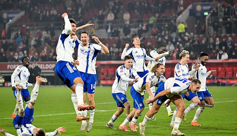 Schalker Freude nach dem Schlusspfiff.