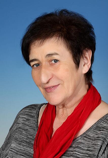 Anastasia Kosak, Deutsch-Ukrainische Gemeinschaft Heilbronn:
Ich fühle mich als Frau in Heilbronn sicher. Auf einer Skala von 1 bis 10 wähle ich die 9. Die Stadt ist gut beleuchtet, Polizeipräsenz ist gegeben. Ich fühle mich in der Stadt nicht bedroht. Die stetige Modernisierung in der Stadt wirkt offener, freundlicher und sicherer. Anastasia Kosak, Deutsch-Ukrainische Gemeinschaft Heilbronn:
Ich fühle mich als Frau in Heilbronn sicher. Auf einer Skala von 1 bis 10 wähle ich die 9. Die Stadt ist gut beleuchtet, Polizeipräsenz ist gegeben. Ich fühle mich in der Stadt nicht bedroht. Die stetige Modernisierung in der Stadt wirkt offener, freundlicher und sicherer.