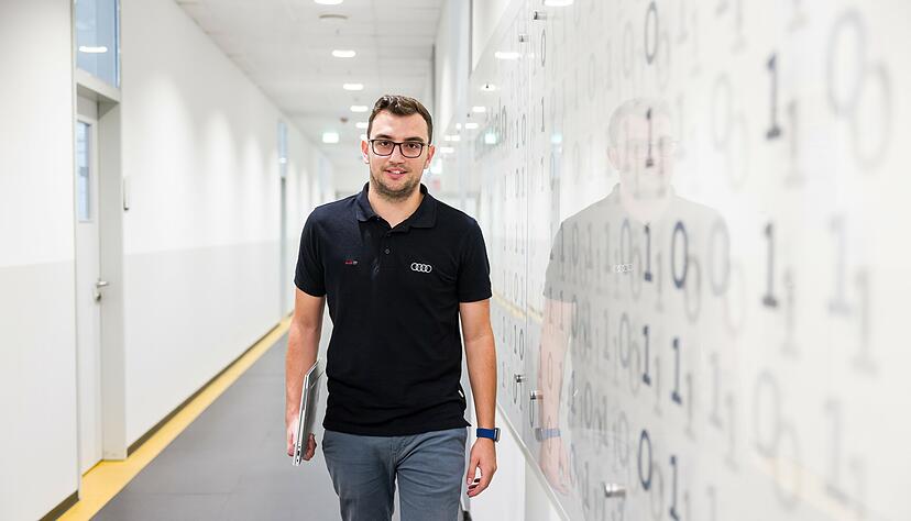 Pascal Butz wagte den Schirtt von der Fertigung in die Welt von Bits und Bytes. Künftig wird er an SAP-Systemen arbeiten.