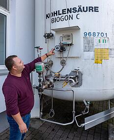 18 Tonnen Material passen in den großen Kohlensäure-Silotank von Wüteria.