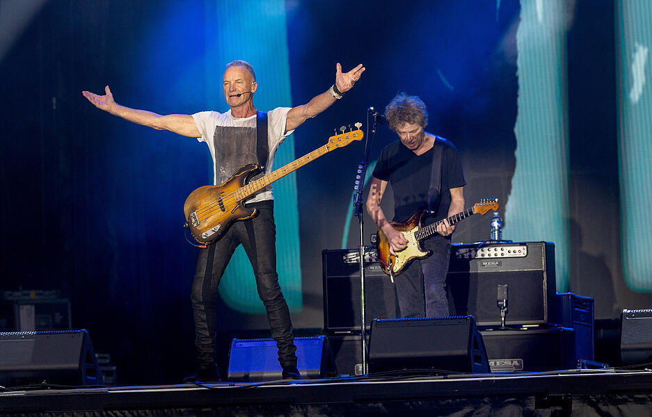 Sting begeistert sein Publikum auf der Open-Air-Bühne im Wertwiesenpark.