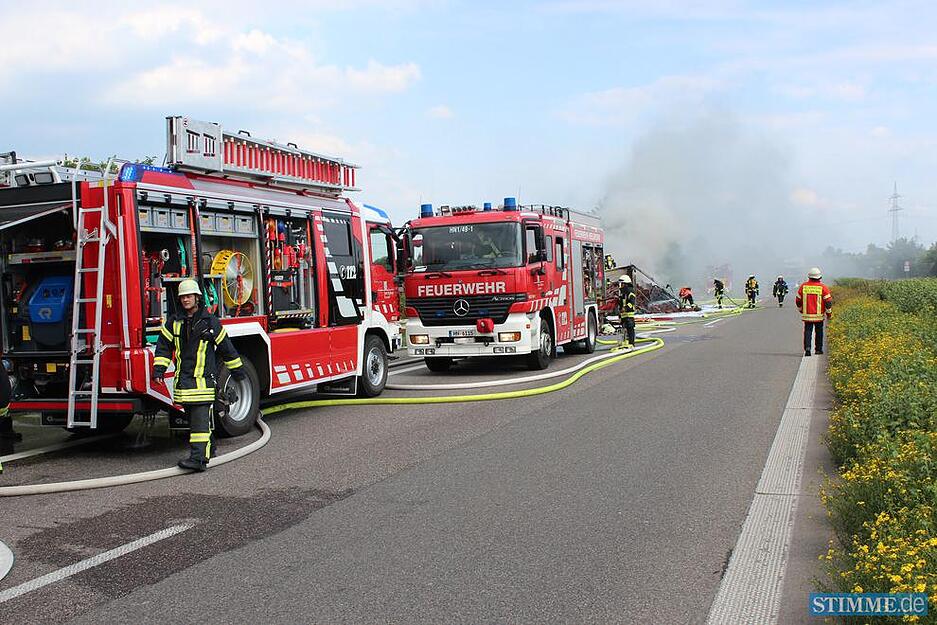 Brennender Lkw auf A6 | 03.06.