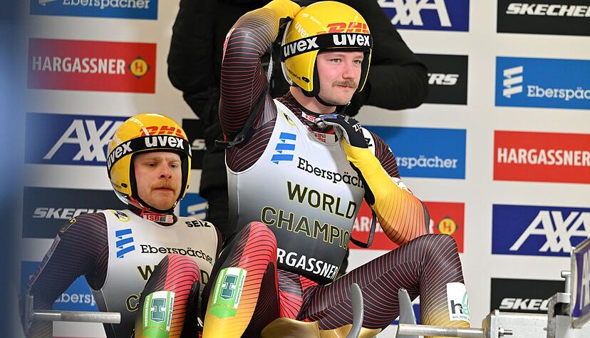 Die Rennrodel-Weltmeister Hannes Orlam&uuml;nder (r) und Paul Gubitz (l) fehlen bei den Winterspielen in Italien. (Archivbild)