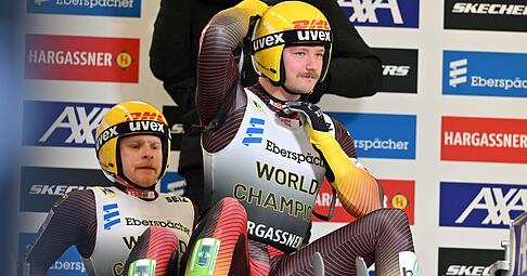 Die Rennrodel-Weltmeister Hannes Orlam&uuml;nder (r) und Paul Gubitz (l) fehlen bei den Winterspielen in Italien. (Archivbild)