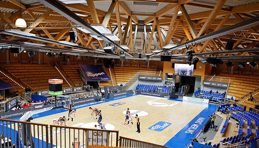 Die Arena Hohenlohe in Ilshofen bietet 3000 Pl&auml;tze, einst wurde sie f&uuml;r Viehversteigerungen konzipiert. Ab 2032 liegt die Mindestkapazit&auml;t bei 4500 Fans.
Foto: Schmerbeck