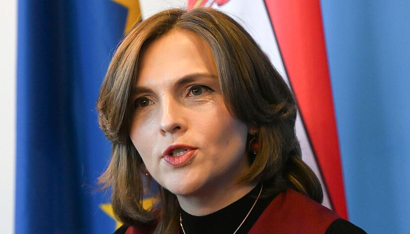 Die Ostbeauftragte der Bundesregierung, Elisabeth Kaiser, will sich beim Besuch der PCK-Raffinerie &uuml;ber den &Uuml;bergang zu umweltfreundlicher Energie informieren (Archivbild).