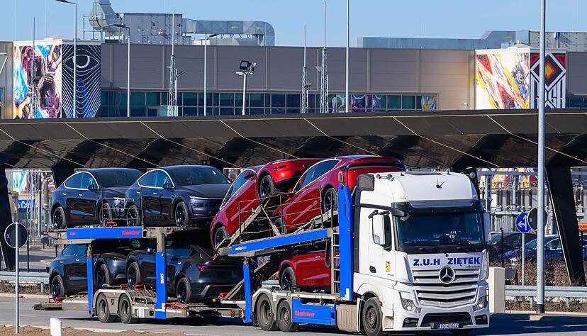 Tesla hatte im vergangenen Jahr mit Absatzrückgängen zu kämpfen. (Archivbild) Tesla hatte im vergangenen Jahr mit Absatzrückgängen zu kämpfen. (Archivbild)