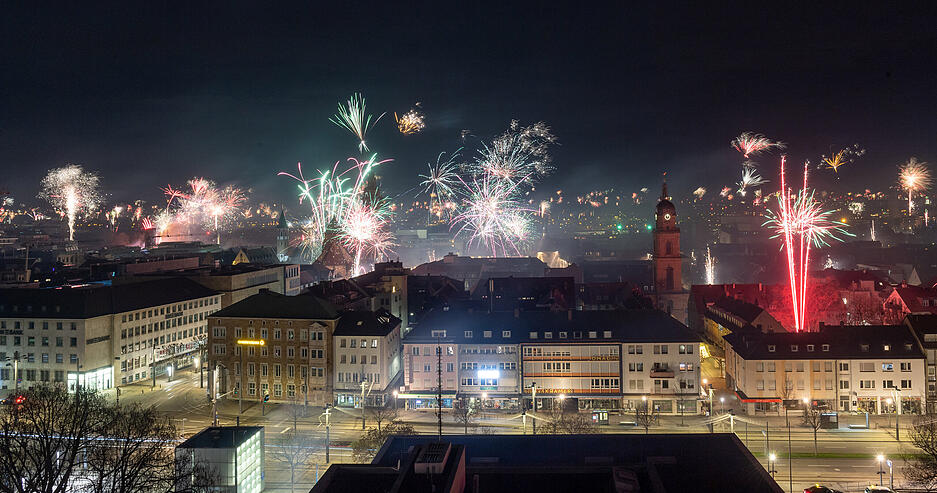 Silvester im Parkhotel und auf dem Theaterschiff Silvester im Parkhotel und auf dem Theaterschiff