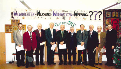 Die Jubilare, die f&uuml;r ihre langj&auml;hrige Treue zur Kolpingfamilie geehrt wurden, mit Pr&auml;ses Dr. Uwe Schafenecker (rechts) und dem Vorsitzenden Joachim Eble (links).