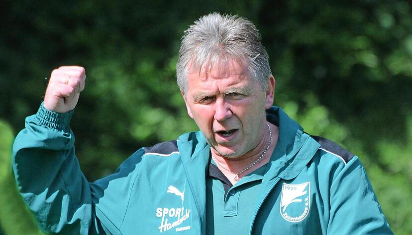 Es geht auch anders: Dietmar Zuleger griff in der R&uuml;ckrunde zu disziplinarischen Ma&szlig;nahmen &minus; und hatte Erfolg. "Auf einmal haben wir eine kleine Wende reingekriegt", sagt der Trainer des FC Zuzenhausen.Foto: Klaus Kr&uuml;ger