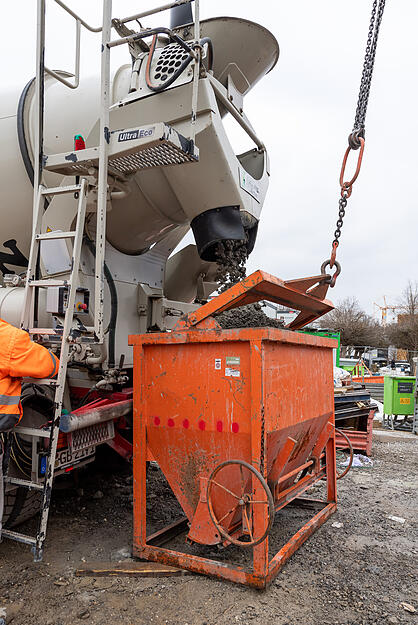 SLK-Rohbau: Rundgang mit Landrat und OB