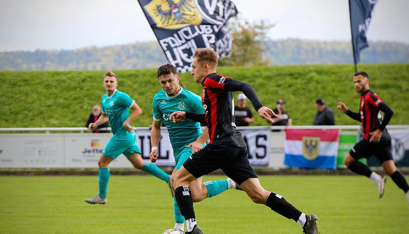 Leorant Marmullaku und der VfR Heilbronn haben dem abgebrühten FC Holzhausen in der Hinrunde wenig entgegenzusetzen. Leorant Marmullaku und der VfR Heilbronn haben dem abgebrühten FC Holzhausen in der Hinrunde wenig entgegenzusetzen.