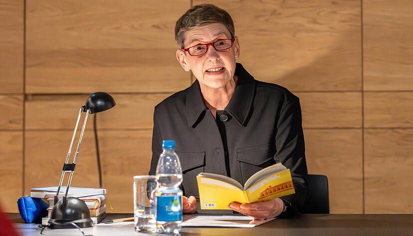 Viel gereist, aber schon lange nicht mehr im Urlaub gewesen: Felicitas Hoppe hat die diesjährige Herbstlese eröffnet.