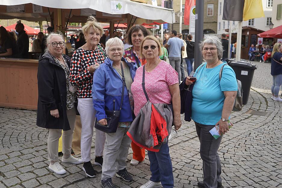 Viele Besucher strömten am Montag zum Ausklang des Hohenloher Weindorfs nach Öhringen. Viele Besucher strömten am Montag zum Ausklang des Hohenloher Weindorfs nach Öhringen.