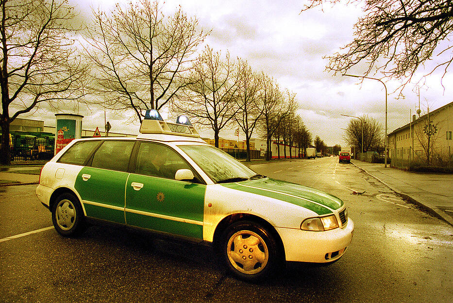 Polizeieinsatz beim Orkan Lothar. Polizeieinsatz beim Orkan Lothar.