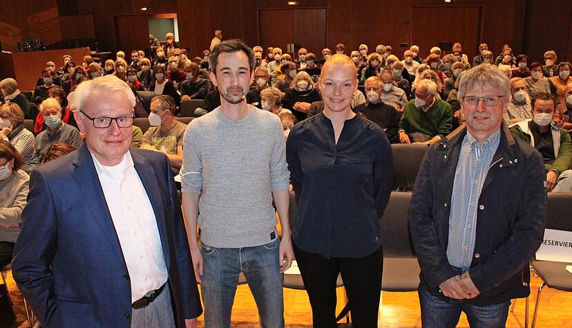 "Lauffen will es wissen" mit Initiator Wolfgang Hess (von links), Referent Dr. Jonas Kuppler, Julia Reichhardt (Lehrerin) und Klaus Moser (Landwirt).
Foto: Archiv/R&ouml;mer