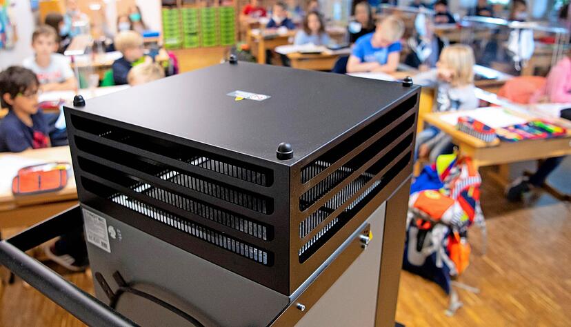 Die Frage nach Luftfiltern in Schulen und Kitas geriet im Güglinger Rat in den Hintergrund. Sie wurde abgelöst von der Frage, wie man mit Bürgern umgeht.
Foto: Archiv/Hoppe Die Frage nach Luftfiltern in Schulen und Kitas geriet im Güglinger Rat in den Hintergrund. Sie wurde abgelöst von der Frage, wie man mit Bürgern umgeht.
Foto: Archiv/Hoppe