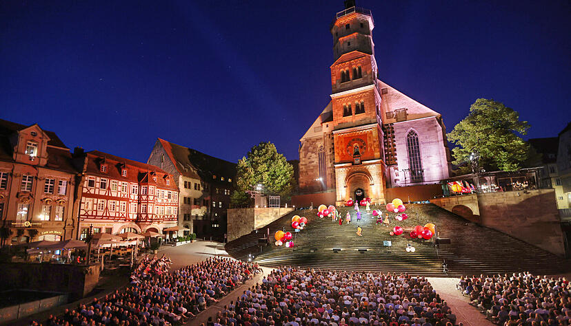 Von den &bdquo;Jedermann&ldquo;-Festspielen zum Ganzjahresbetrieb: Die Freilichtspiele Schw&auml;bisch Hall behaupten sich seit 100 Jahren. In diesem Jahr wieder auf der Gro&szlig;en Treppe: das Musical "Hairspray".
