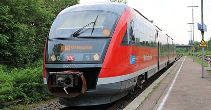 Die Hohenlohebahn ist zwischen Cappel und Hessental nicht elektrifiziert. Die Kreise Hohenlohe und Hall werden im Herbst eine Machbarkeitsstudie vergeben.
Fotos: Reichert