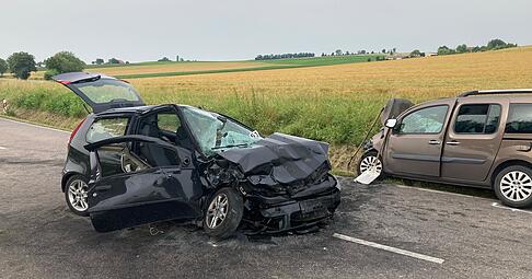 Bei dem Frontalzusammensto&szlig; auf der K2086 bei Ilsfeld-W&uuml;stenhausen wurden drei Personen schwer verletzt.