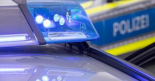 Ein Unbekannter soll Mittwochabend einen 18-J&auml;hrigen in Eppingen angesprochen und dann mit einem Schlagstock auf ihn eingepr&uuml;gelt haben. (Symbolbild)