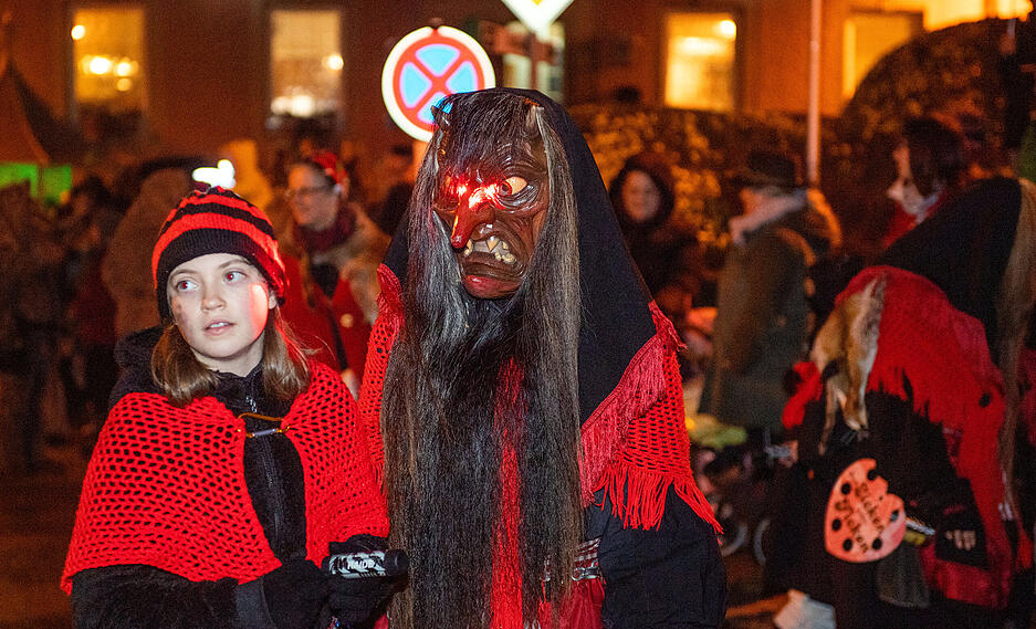 Nachtumzug der M&uuml;hlenhexen in Auenstein