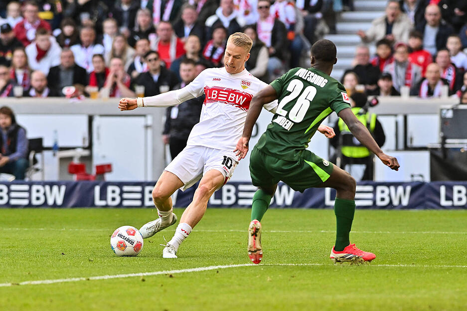Chris F&uuml;hrich: Sehr auff&auml;llig, viel am Ball und immer gef&auml;hrlich unterwegs. F&uuml;hrich best&auml;tigt seine gute Form auch gegen den VfL Wolfsburg. Am ersten Treffer beteiligt, am zweiten Treffer beteiligt. Note: 1