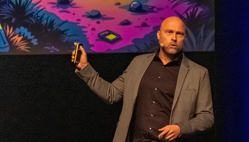 Der Informatiker und KI-Architekt Sascha Sambale aus Bretzfeld ist auch als Keynote-Redner gefragt. Der Informatiker und KI-Architekt Sascha Sambale aus Bretzfeld ist auch als Keynote-Redner gefragt.