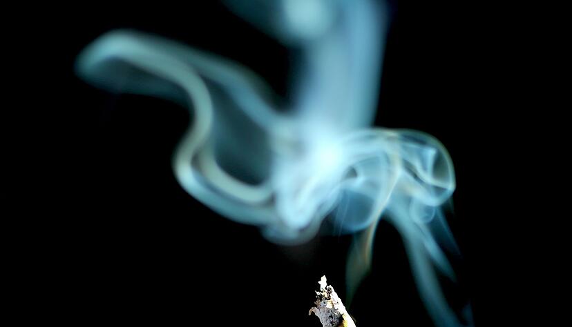 2023 starben in Deutschland rund 131.000 Menschen an den gesundheitlichen Folgen des Rauchens. (Archivbild) 2023 starben in Deutschland rund 131.000 Menschen an den gesundheitlichen Folgen des Rauchens. (Archivbild)