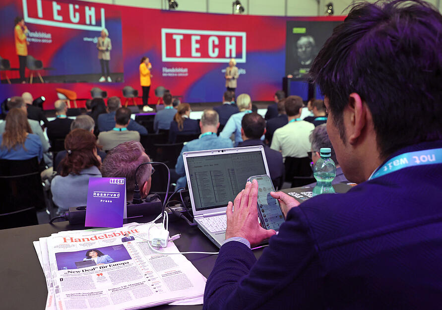 „Wir haben jetzt die Chance, europäische Antworten auf die digitale Dominanz von USA und China zu entwickeln“, sagte eine Teilnehmerin am Rande der Konferenz. „Wir haben jetzt die Chance, europäische Antworten auf die digitale Dominanz von USA und China zu entwickeln“, sagte eine Teilnehmerin am Rande der Konferenz.