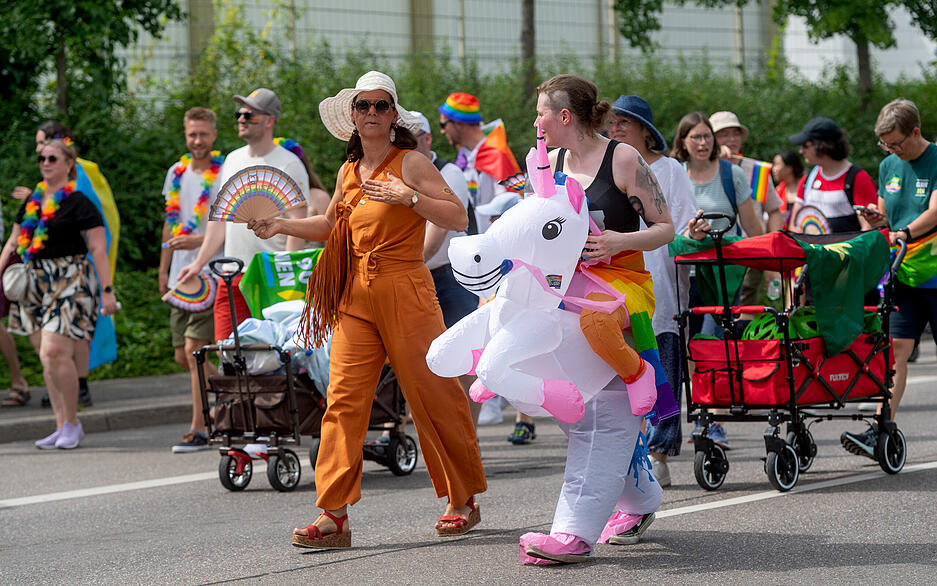 Christopher-Street-Day in Heilbronn: Bunter Demozug zieht durch die Innenstadt