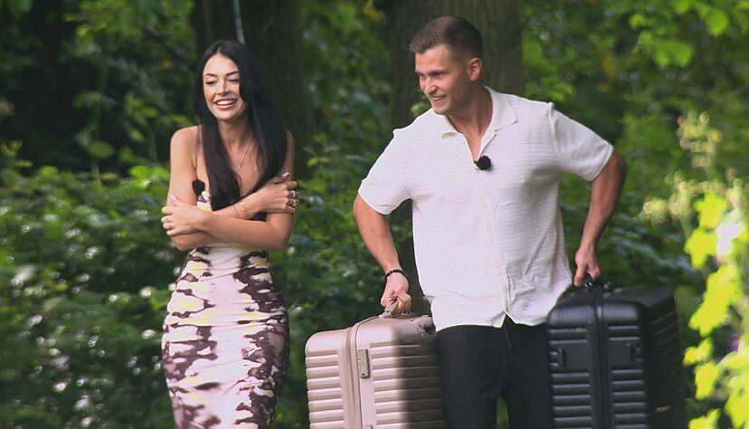 Vanessa Brahimi und Richard Sternberg aus Neuenstadt nehmen bei der RTL-Sendung "Sommerhaus der Stars" teil. Bereits in der ersten Folge nehmen sie eine große Rolle ein. Vanessa Brahimi und Richard Sternberg aus Neuenstadt nehmen bei der RTL-Sendung "Sommerhaus der Stars" teil. Bereits in der ersten Folge nehmen sie eine große Rolle ein.