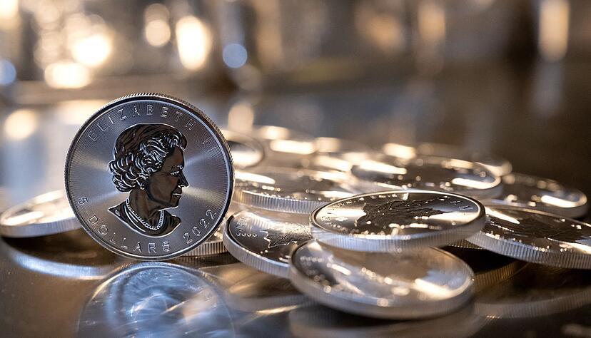 Silberm&uuml;nzen wie die  &laquo;Maple Leaf&raquo; sind bei Sammlern gefragt. (Archivbild)