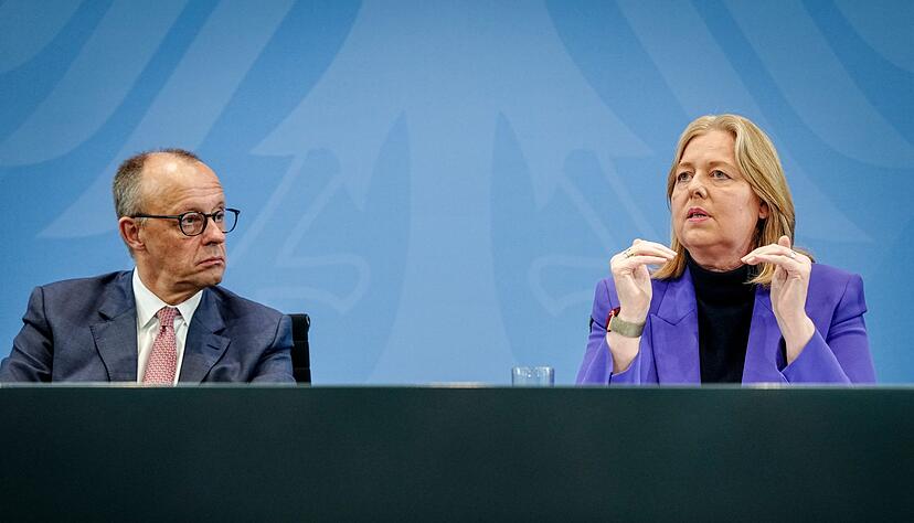 Kanzler Friedrich Merz (CDU) und Arbeitsministerin B&auml;rbel Bas (SPD) haben lange um das B&uuml;rgergeld gerungen.