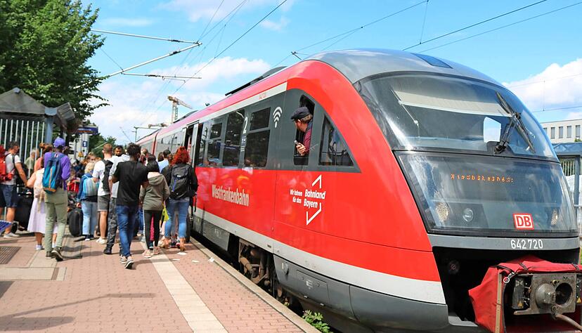 Weniger Verbindungen, aber mehr Passagiere: In Zeiten des 9-Euro-Tickets ärgern gestrichene Zugfahrten wohl noch mehr Menschen als sonst.
Foto: Archiv/Hachenberg